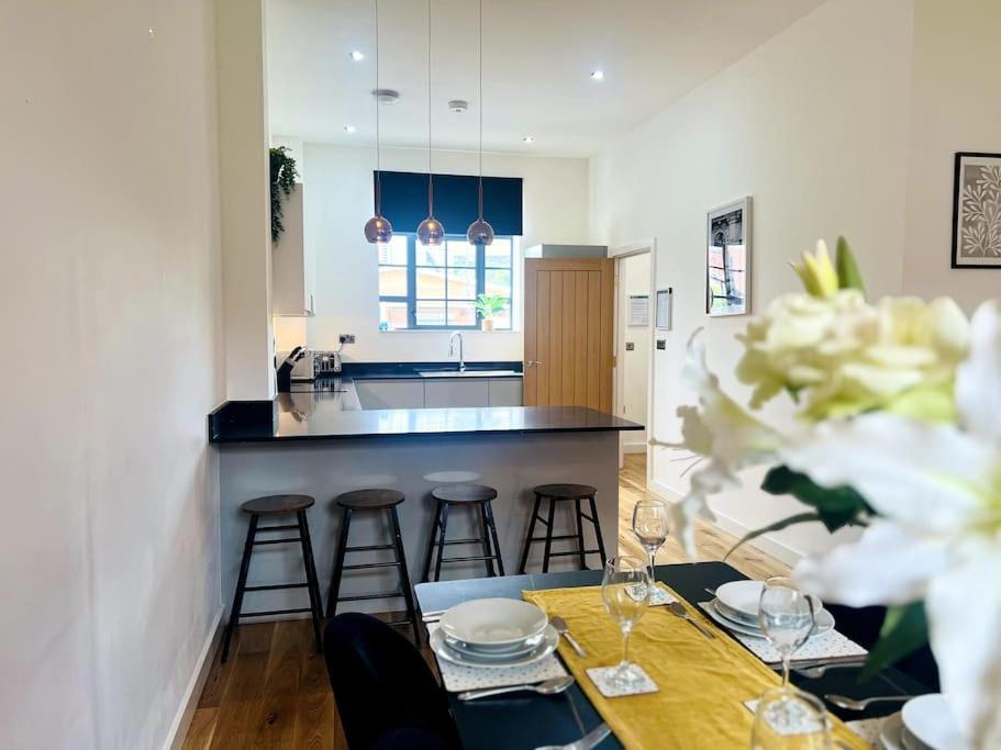 Вілла Twilight House -Wyndale Living- B'Ham Jq Townhouse Бірмінгем Екстер'єр фото